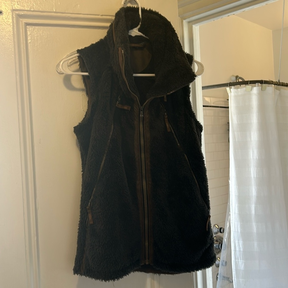 Khul vest